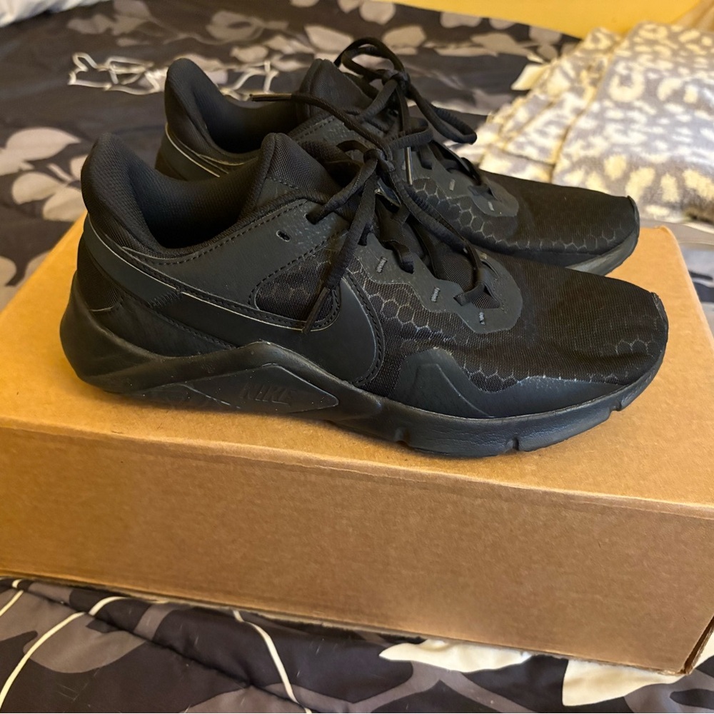 Women’s Nike Black Sneakers